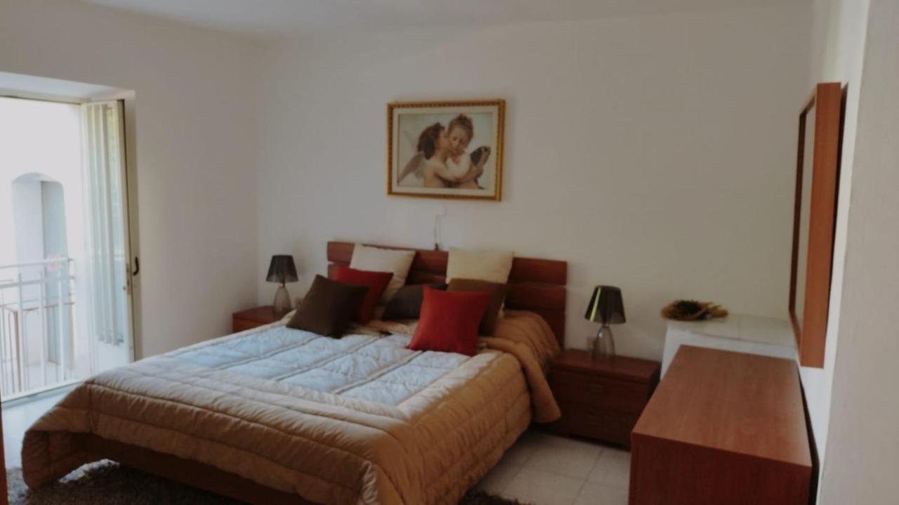 Casa Vacanza "Marinella" 술모나 외부 사진